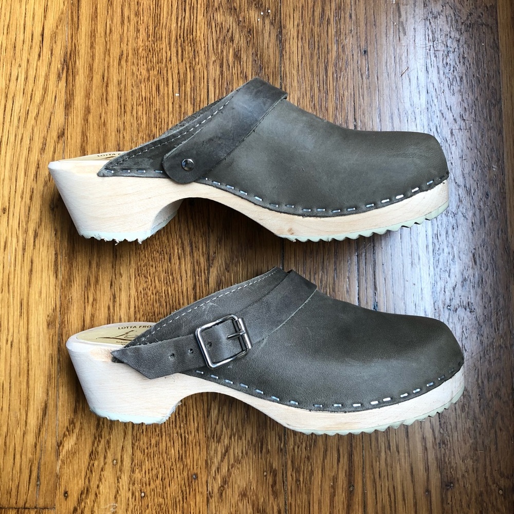 Lotta Taupe Clogs